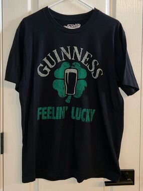 Old Navy Black Guinness 'Feelin' Lucky' Graphic Tee with Green Print